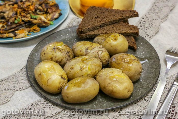 Картофель в микроволновке. Фотография рецепта