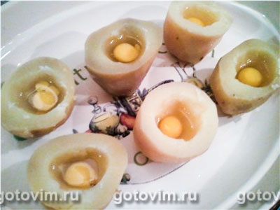 Картофель, запеченный с перепелиными яйцами и камамбером , Шаг 03