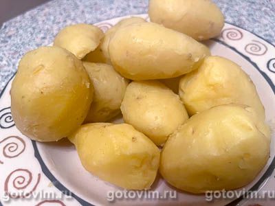 Картофельные пирожки с сыром сулугуни, Шаг 01
