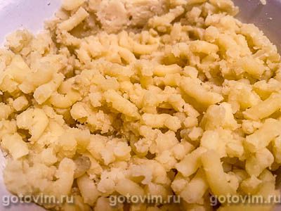Картофельные пирожки с сыром сулугуни, Шаг 02