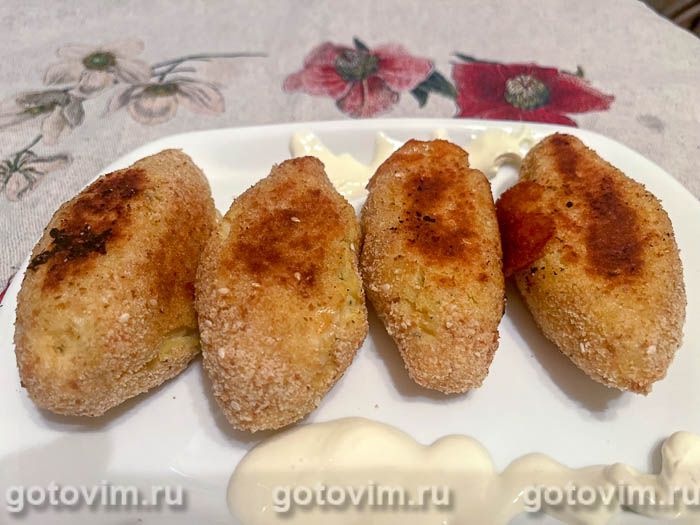 Картофельные пирожки с сыром сулугуни. Фотография рецепта