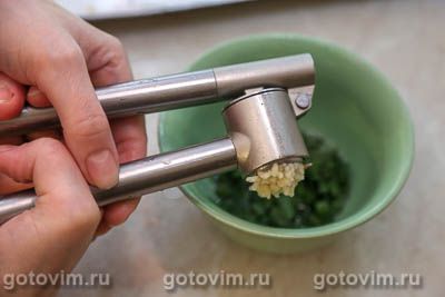 Мятая картошка в духовке с зеленью и моцареллой, Шаг 05