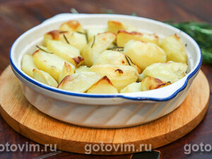 Картофель, запеченный с розмарином