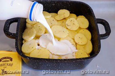Картофельная запеканка с фаршем, сыром и молоком, Шаг 05
