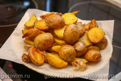 Мелкий картофель в кожуре, обжаренный в чесночном масле с розмарином, Шаг 07