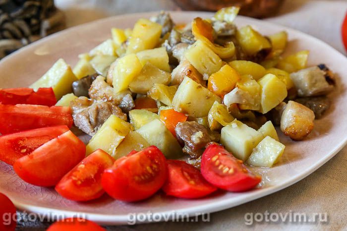 Картошка с мясом и овощами в духовке. Фотография рецепта