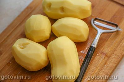 Картофель, жаренный с томатной пастой, Шаг 01