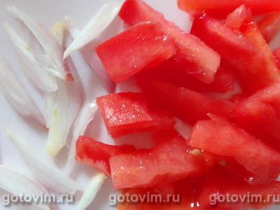 Картофельный салат с помидорами и креветками, Шаг 04