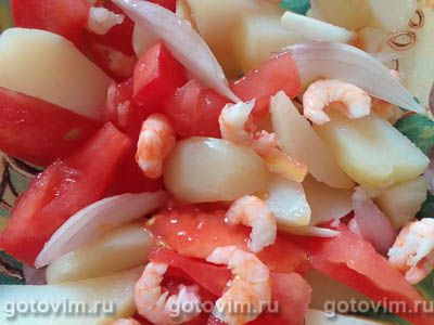 Картофельный салат с помидорами и креветками, Шаг 05