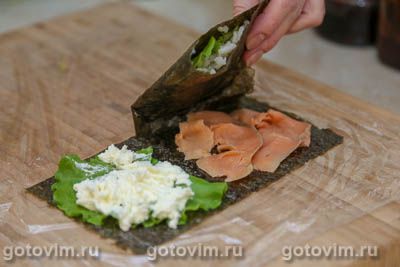 Сложенный кимпаб сэндвич с красной рыбой и огурцом, Шаг 09