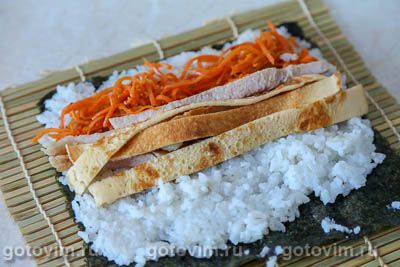 Корейские роллы со свининой, огурцом и  корейской морковкой, Шаг 10