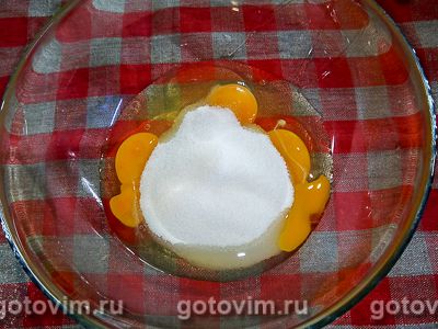 Десерт из клубники с желе, творогом и миндальной крошкой, Шаг 01