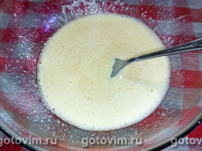 Десерт из клубники с желе, творогом и миндальной крошкой, Шаг 02