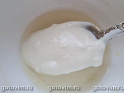Желе из йогурта с творожным сыром и клубникой (на желатине), Шаг 03