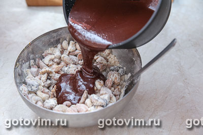 Шоколадно-ореховые конфеты с сухофруктами, Шаг 06