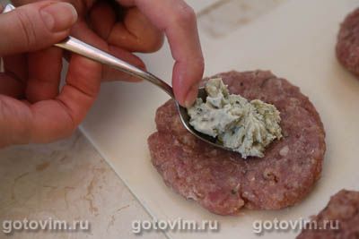 Котлеты с сыром стилтон и сливочным маслом, Шаг 06