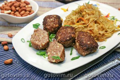 Котлеты мясные с арахисом
