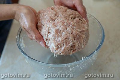 Котлеты из свинины с курицей, запеченные в овощном соусе, Шаг 03