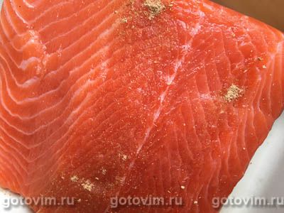 Красная рыба, запеченная с картофелем в духовке (в рукаве), Шаг 01