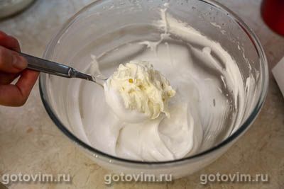 Белковый крем с творожным или сливочным сыром, Шаг 05