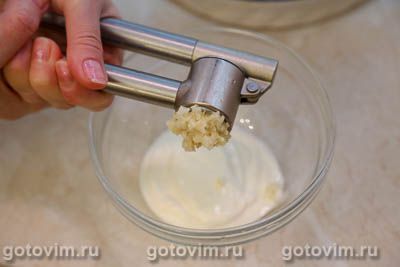 Мини картофель в духовке, запеченный с чесноком и сметаной, Шаг 03
