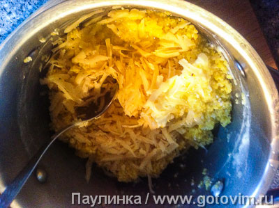 Кукурузная каша с сыром, тефтельками и соусом из тыквы, Шаг 02