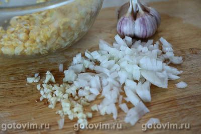 Каша из свежей кукурузы с помидорами и яйцом, Шаг 03