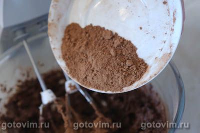 Кулич шоколадный с шоколадной глазурью и безе, Шаг 03