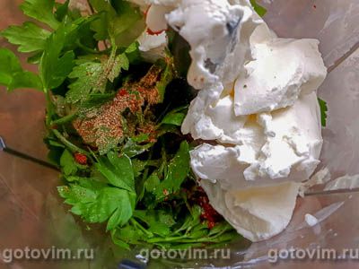  Куриные бедра, запеченные в сливочном соусе с помидорами и сыром моцарелла, Шаг 01