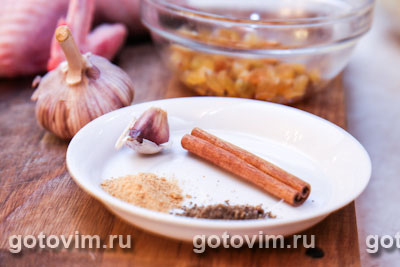 Курица, фаршированная кус-кусом с орехами и медом, Шаг 03