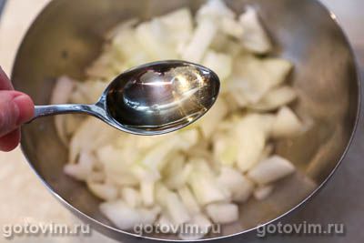 Куриные шашлычки в духовке, маринованные в соусе из майонеза и кетчупа, Шаг 03