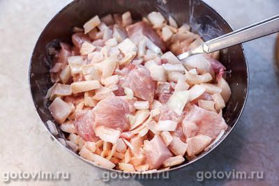 Куриные шашлычки в духовке, маринованные в соусе из майонеза и кетчупа, Шаг 06