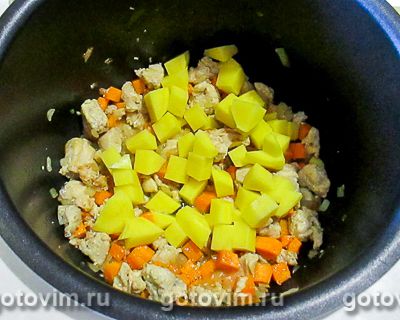 Суп картофельный с курицей, сыром и кукурузной крупой в мультиварке, Шаг 03