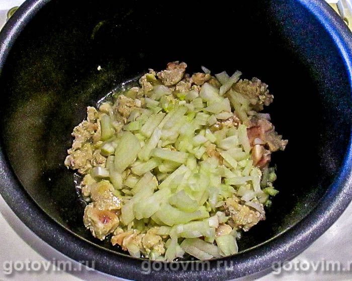 Суп картофельный с курицей, сыром и кукурузной крупой в мультиварке, Шаг 02