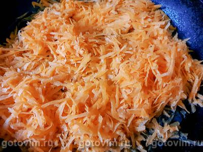 Курица, фаршированная рисовой лапшой, морковью и оливками, Шаг 03