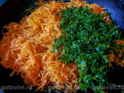 Курица, фаршированная рисовой лапшой, морковью и оливками, Шаг 04