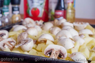 Картофель с грибами, курицей и сыром в духовке
