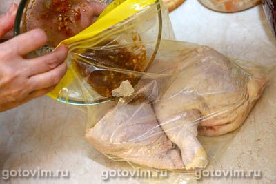 Куриные бедра в мандариновом маринаде, запеченные в духовке, Шаг 06
