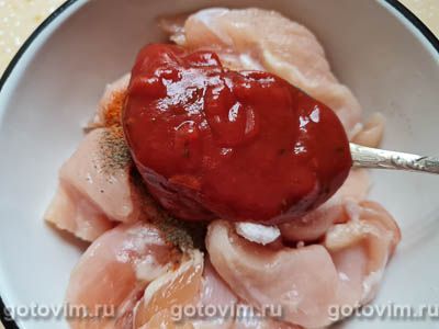 Куриные наггетсы в томатном маринаде и сухарной панировке, Шаг 03