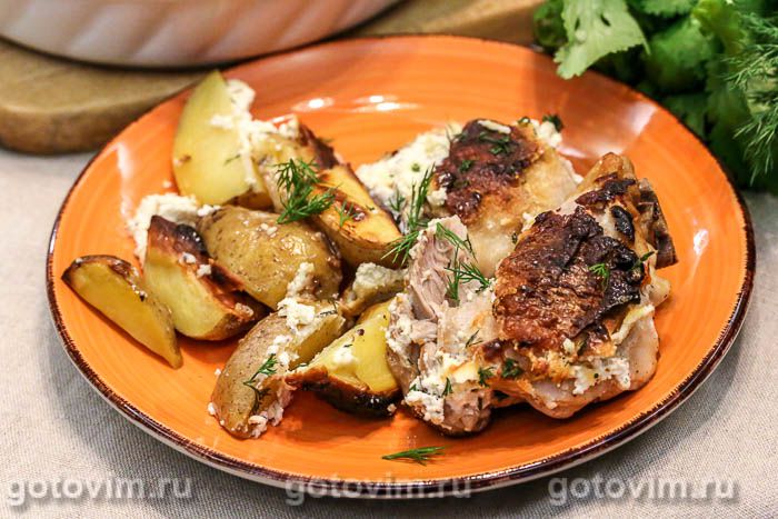 Курица с картофелем, запеченная с творожным сыром. Фотография рецепта