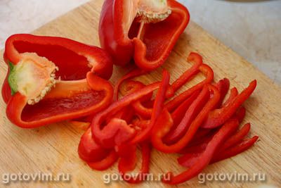 Куриные окорочка с перцем и томатами, Шаг 02