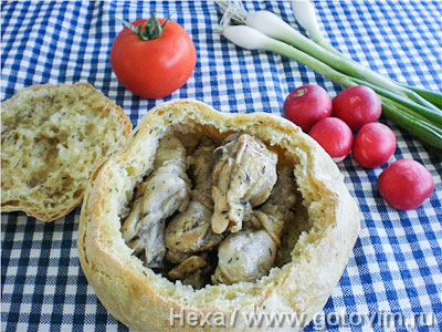 Курица с корицей в каравае хлеба (Pan de pique-nique et un pool de cannelle) . Фото-рецепт