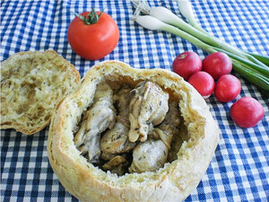       (Pan de pique-nique et un pool de cannelle) 