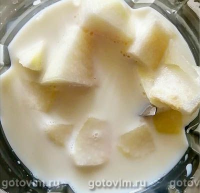 Домашний кофе латте с пенкой из молока, груши и малинового сорбета, Шаг 02