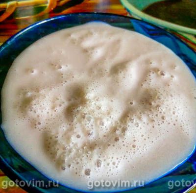 Домашний кофе латте с пенкой из молока, груши и малинового сорбета, Шаг 03