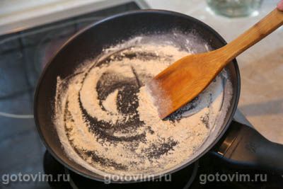 Ленивые пельмени в соусе бешамель с сыром в духовке, Шаг 03