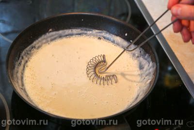 Ленивые пельмени в соусе бешамель с сыром в духовке, Шаг 04
