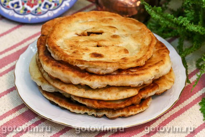 Казахские жареные лепешки на кефире и сметане (Шелпек). Фотография рецепта