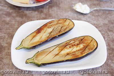 Лодочки из баклажанов с фаршем, помидорами и сыром в духовке, Шаг 02