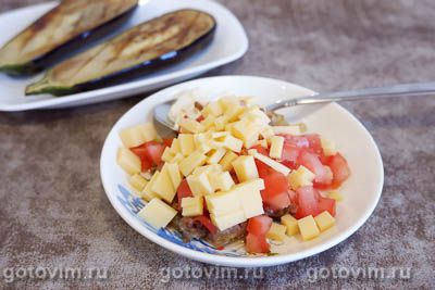 Лодочки из баклажанов с фаршем, помидорами и сыром в духовке, Шаг 04